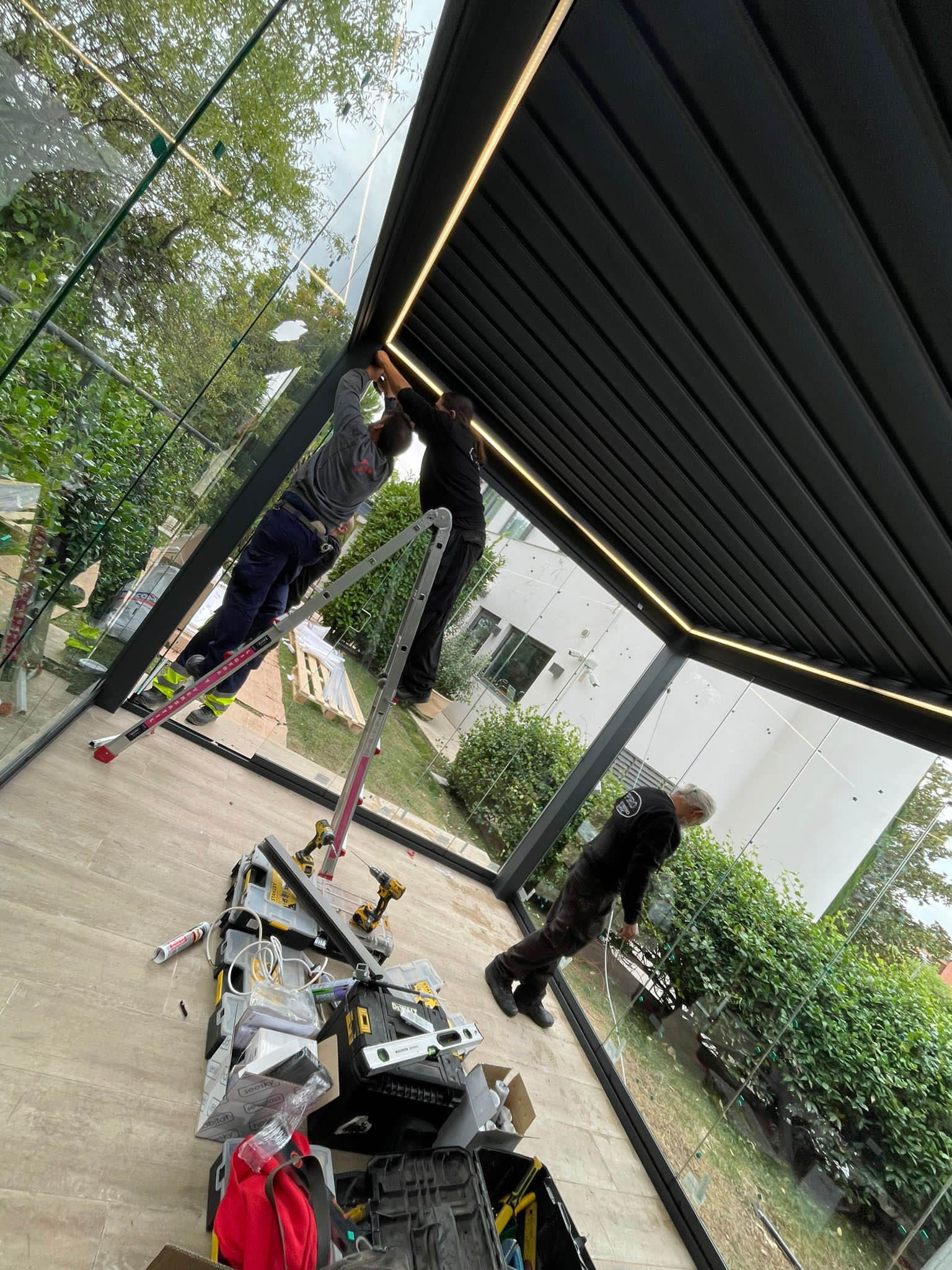 trabajos mantenimiento pergola bioclimatica proaluminio